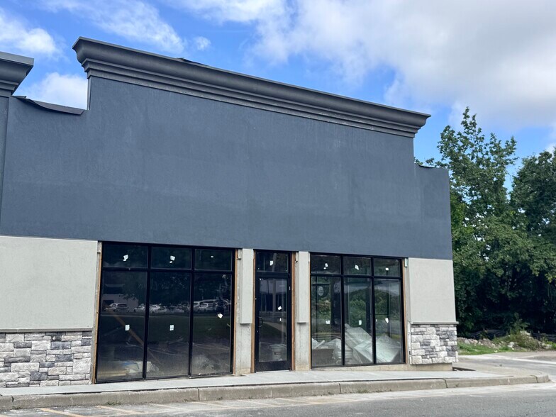 More Photos Of 661 Dutchess Tpke, Poughkeepsie General Retail For Lease
