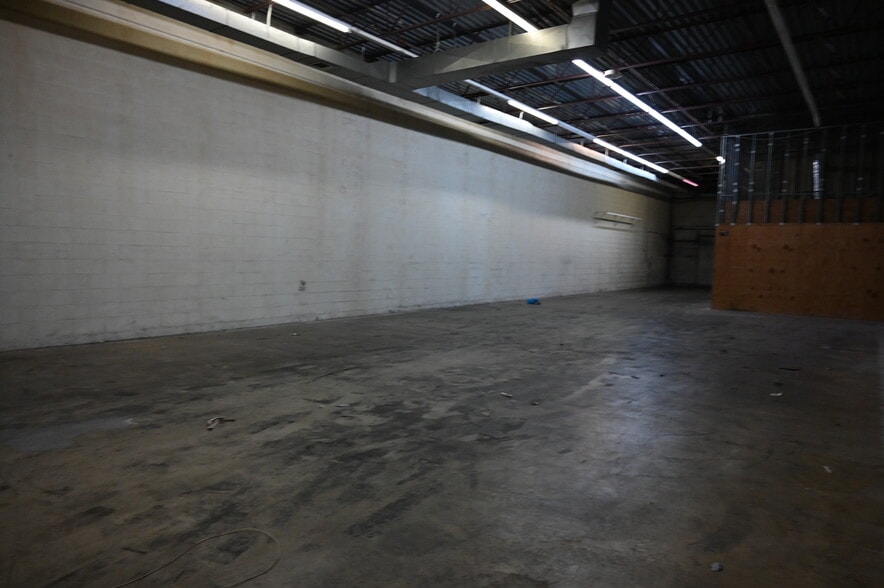 More Photos Of 2300 Claremont Ave, Ashland Storefront For Sale