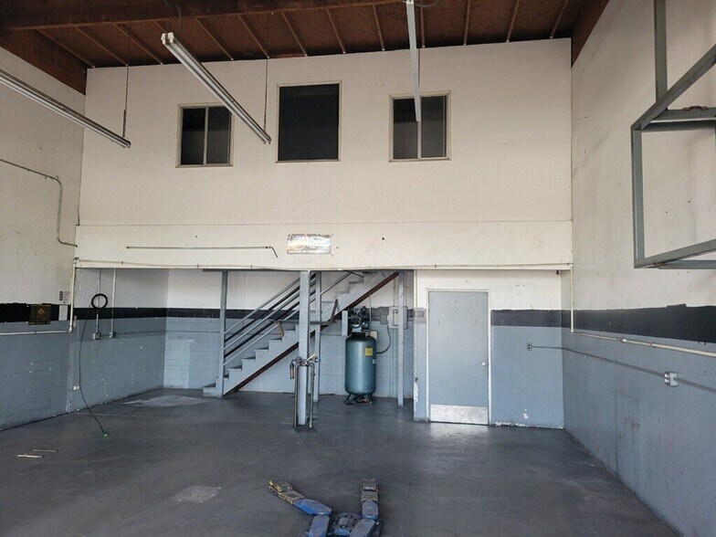 More Photos Of 936 Glendora Ave, West Covina Service Station For Lease