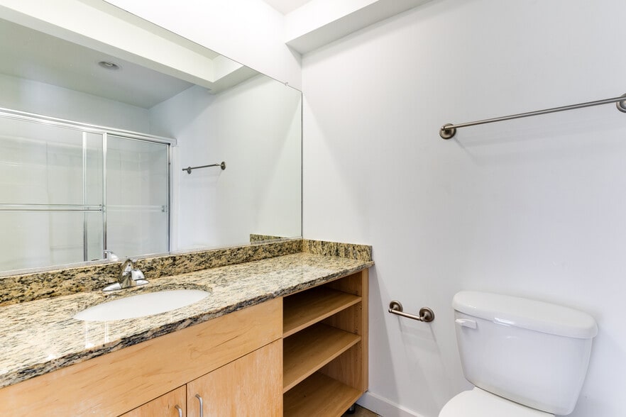 More Photos Of 141 E Wythe St, Petersburg Apartments For Sale
