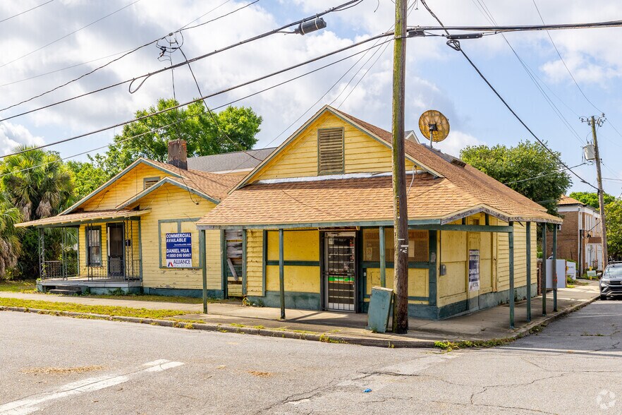 Primary Photo Of 127-131 Belmont St, Pensacola Freestanding For Sale