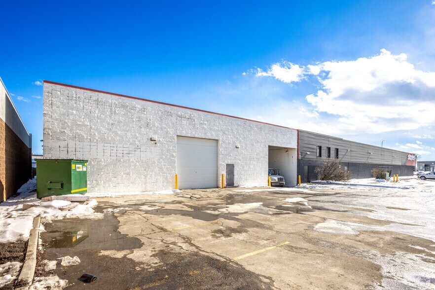 More Photos Of 3030 32nd Ave NE, Calgary Freestanding For Sale