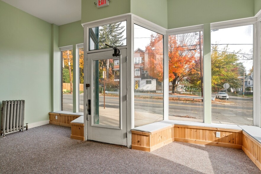 More Photos Of 226-228 Sargeant St, Holyoke Storefront For Lease