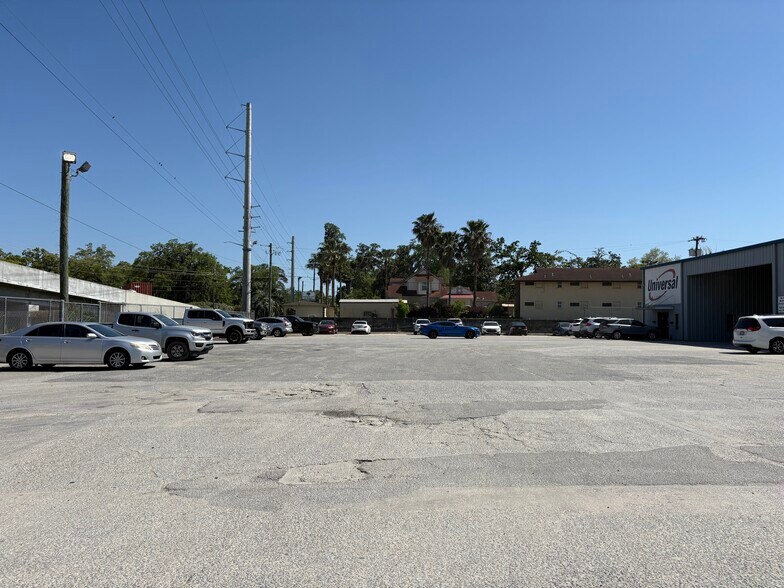 More Photos Of 17 Main St, Savannah Distribution For Lease