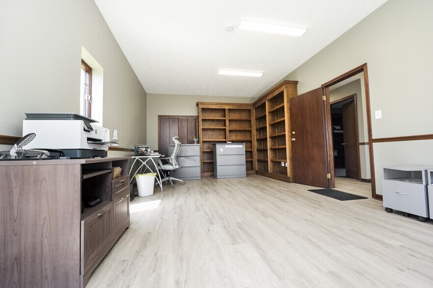 More Photos Of 11415 Chamberlain Rd, Mantua Warehouse For Sale