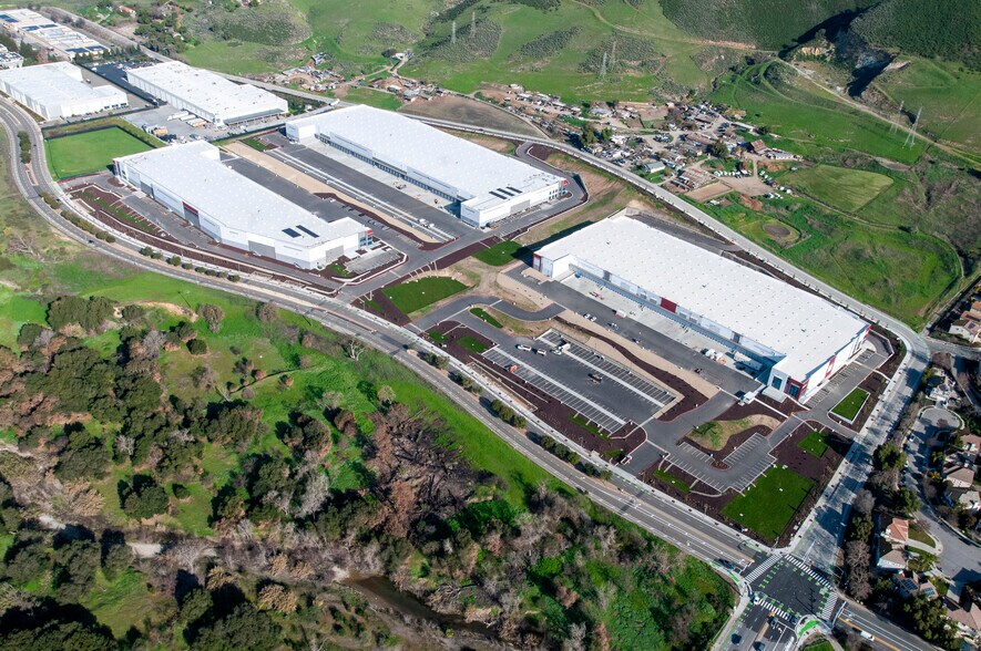 More Photos Of 550 Piercy Rd, San Jose Unknown For Lease