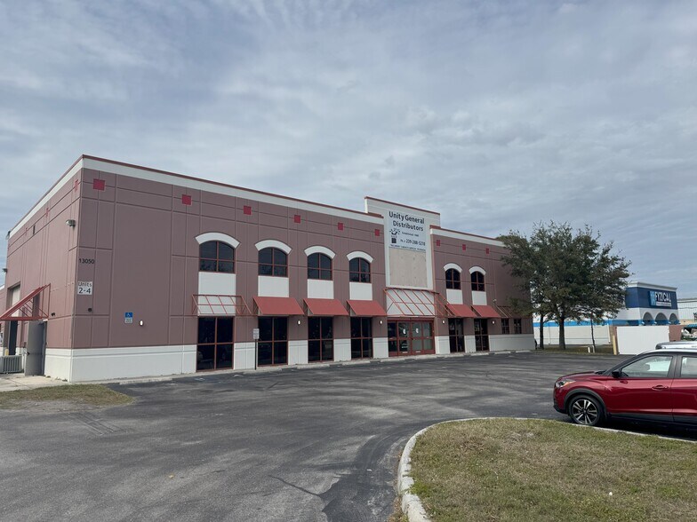 More Photos Of 13050 Metro Pky, Fort Myers Warehouse For Lease