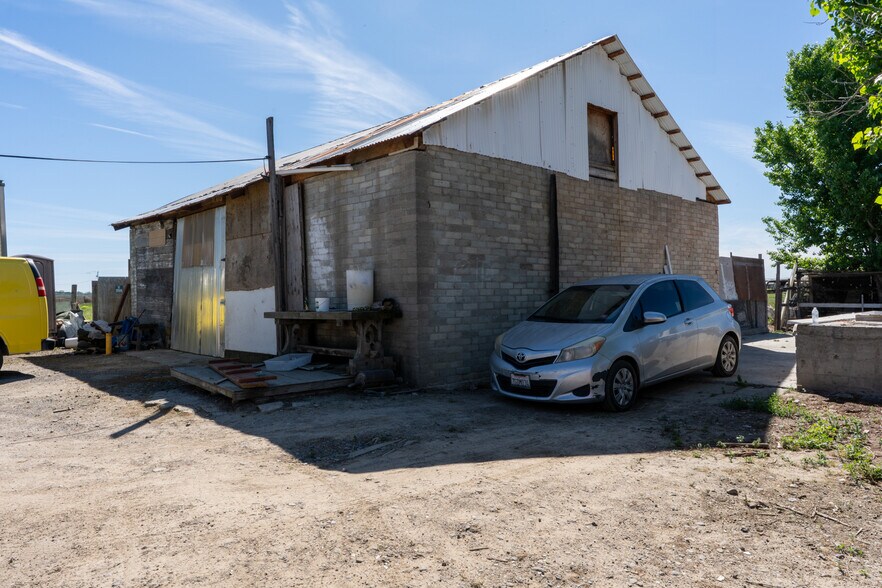 More Photos Of 23429 Highway 152, Los Banos Land For Sale