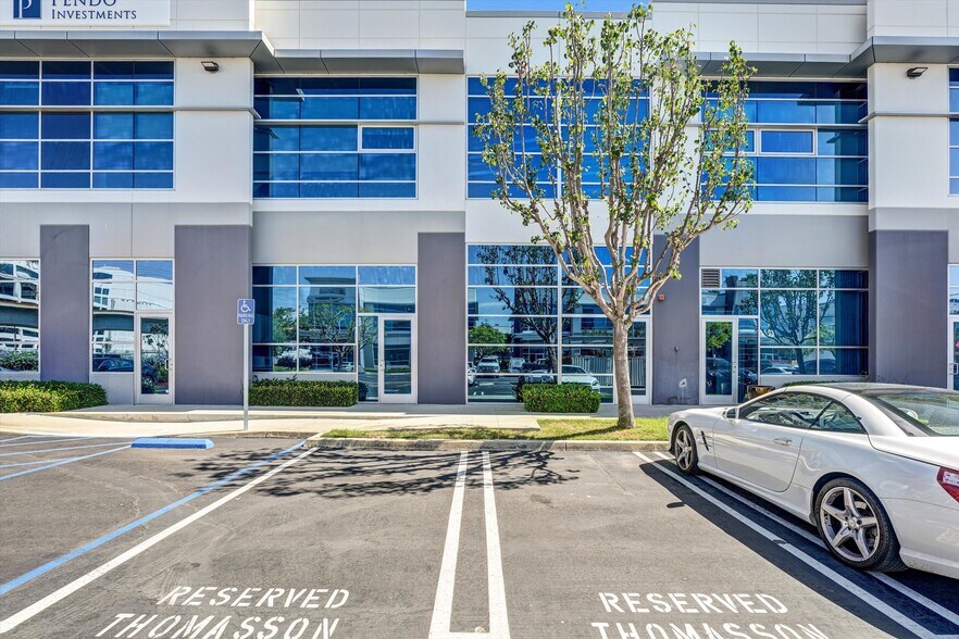 More Photos Of 863-885 N Douglas St, El Segundo Office For Sale