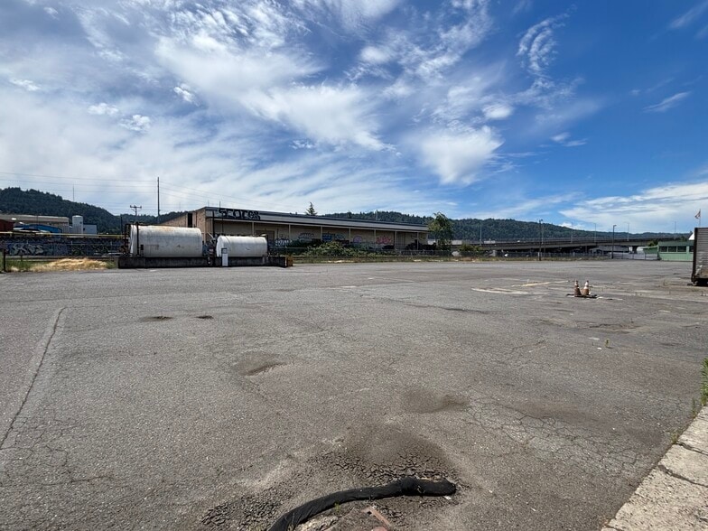 More Photos Of 3147 NW Front Ave, Portland Warehouse For Sale