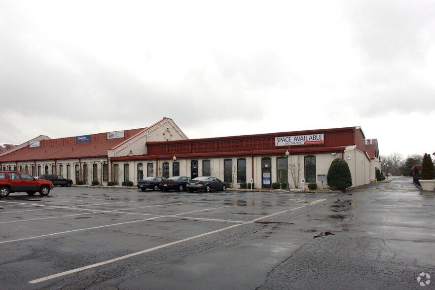 More Photos Of 590 Missouri Ave, Jeffersonville Office For Lease