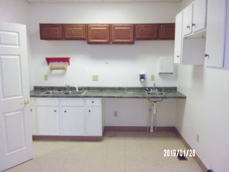 More Photos Of 925 Ophir Ave, Troy Daycare Center For Sale