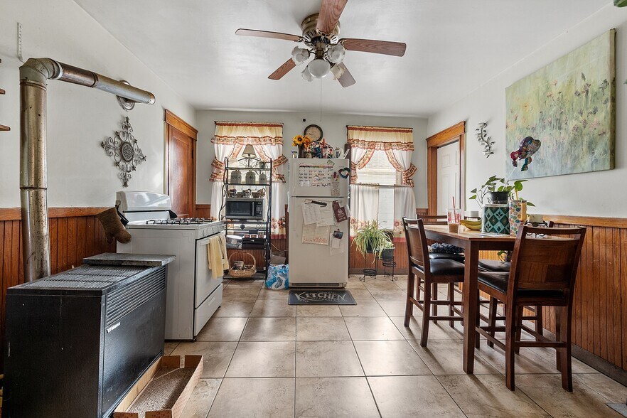 More Photos Of 13 Groton Pl, Worcester Apartments For Sale