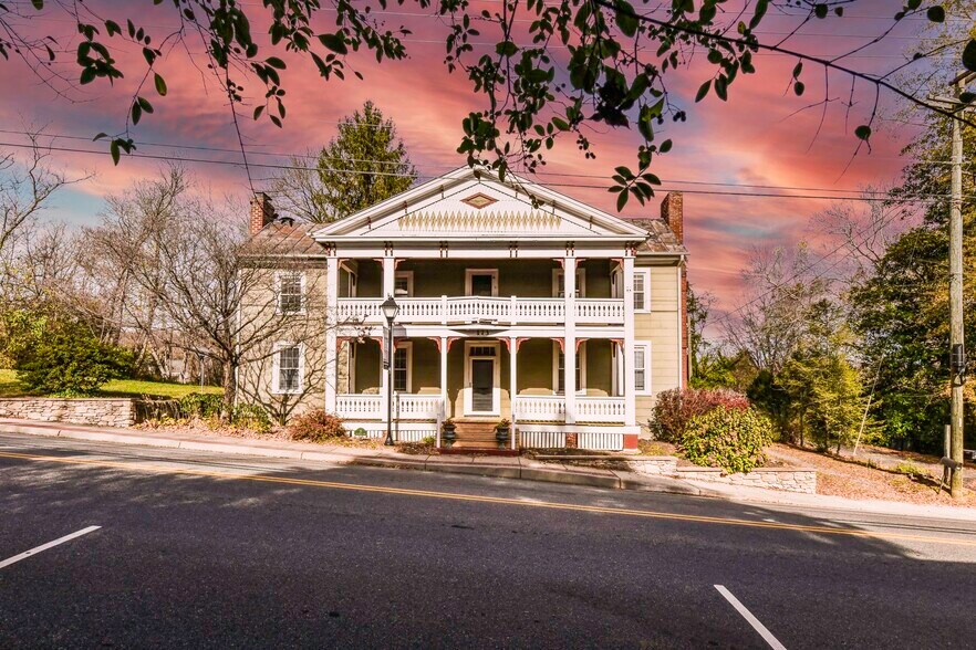 More Photos Of 173 Main St, Stanardsville Flex For Sale
