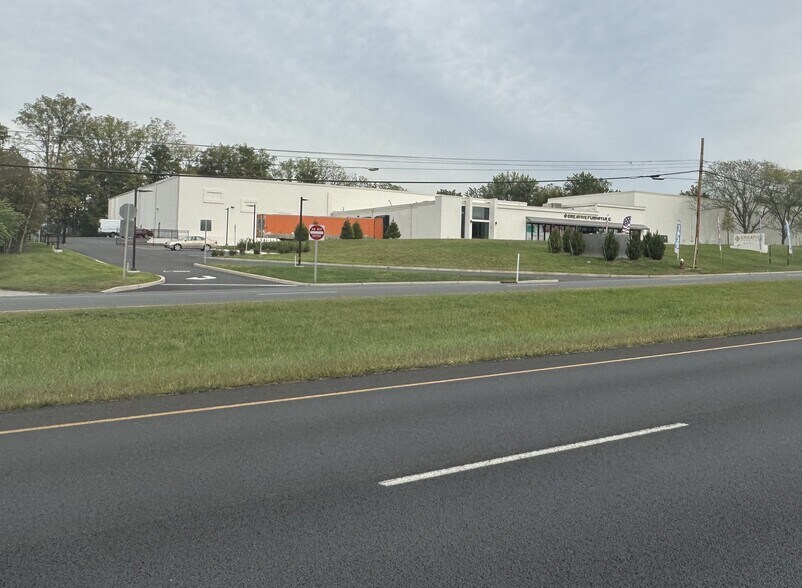 More Photos Of 388 US Highway 22 W, Readington Warehouse For Lease