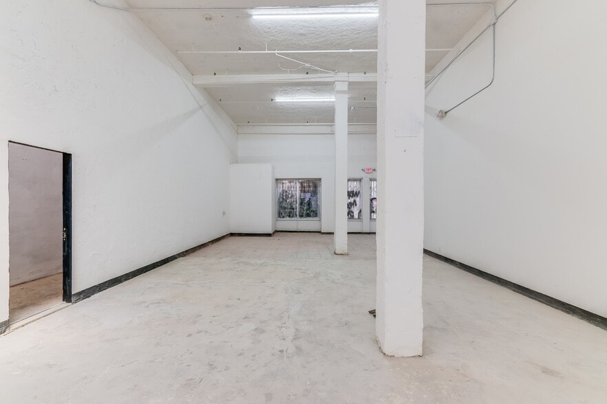 More Photos Of 2023-2043 S Santa Fe Ave, Los Angeles Unknown For Lease