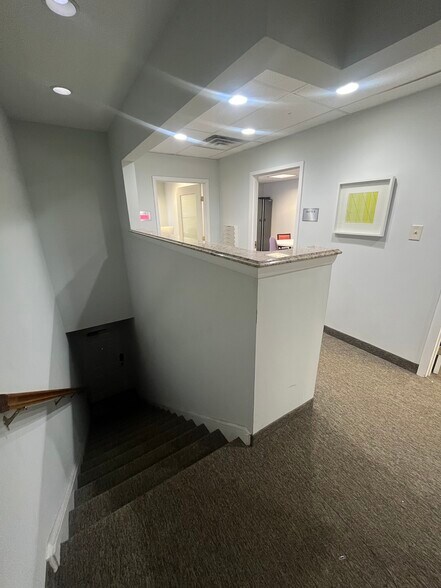 More Photos Of 1831 Forest Dr, Annapolis Medical For Sale