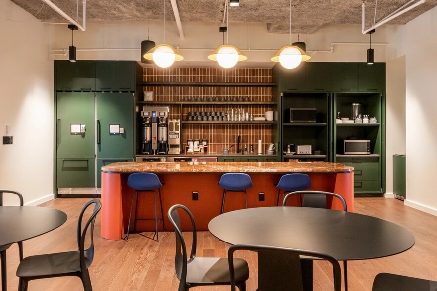 More Photos Of 999 Peachtree St Ne, Atlanta Office For Lease