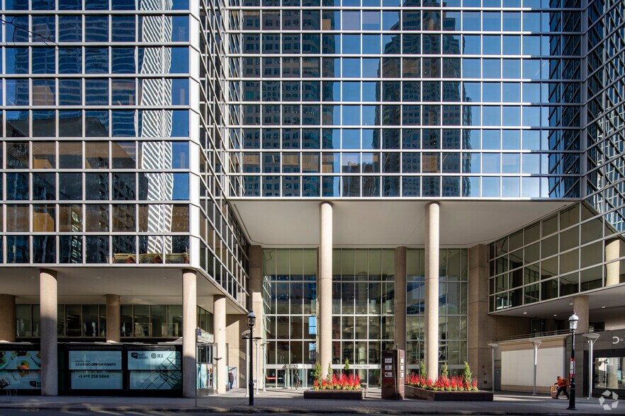 More Photos Of 33 Yonge St, Toronto Office For Lease