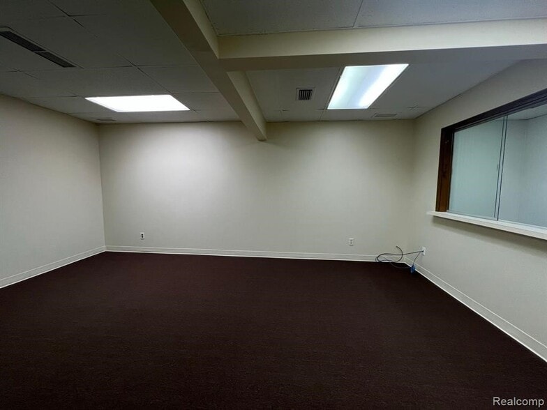 More Photos Of 2710 W Court St, Flint Office For Sale