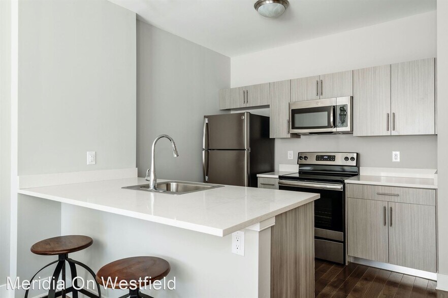 More Photos Of 240 W Westfield Ave, Roselle Park Apartments For Lease