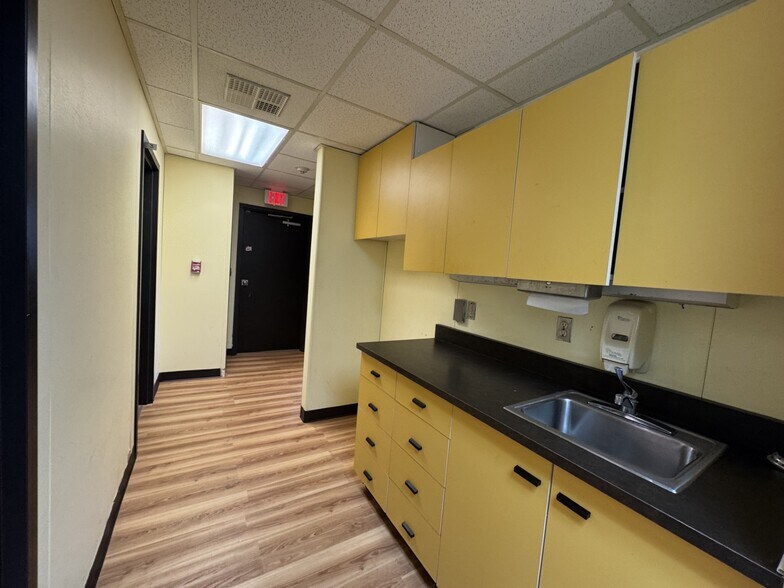 More Photos Of 106 Nate Whipple Hwy, Cumberland Office For Lease