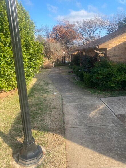 More Photos Of 1616 E 19th St, Edmond Office For Lease