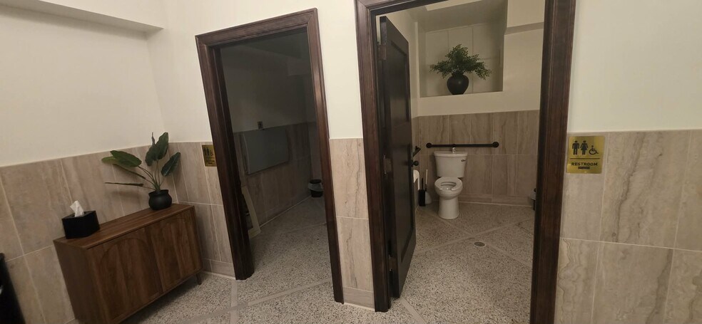 More Photos Of 201 S Broadway Ave, Albert Lea Loft Creative Space For Lease