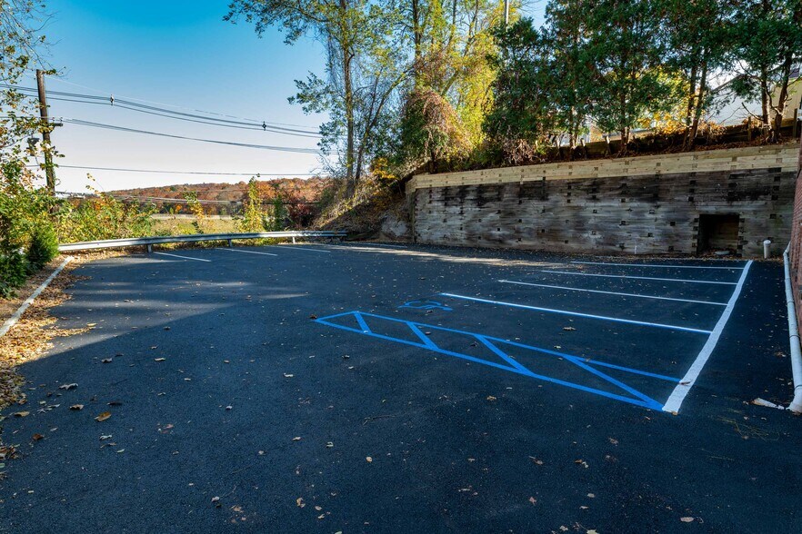 More Photos Of 153 Skylands Rd, Ringwood Office For Sale