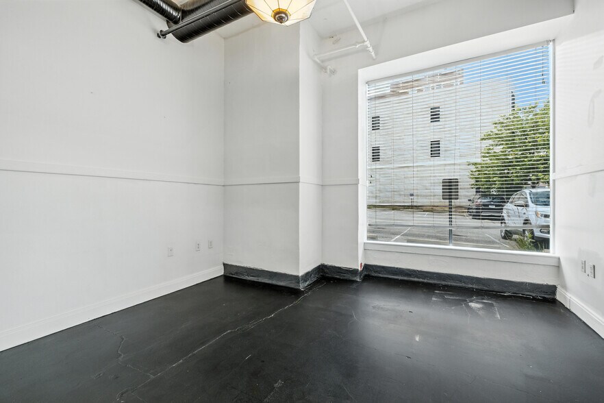 More Photos Of 111 E 16th St, Indianapolis Coworking Space