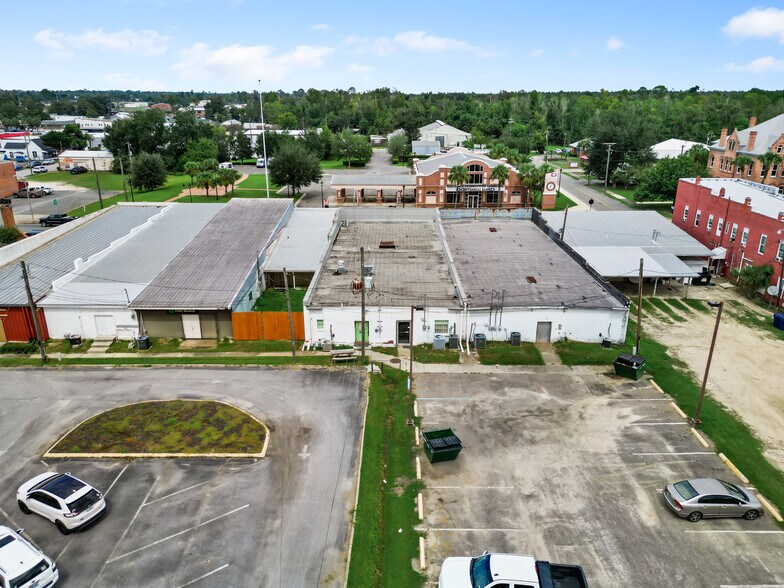 More Photos Of 20737 Central Ave, Blountstown Restaurant For Sale