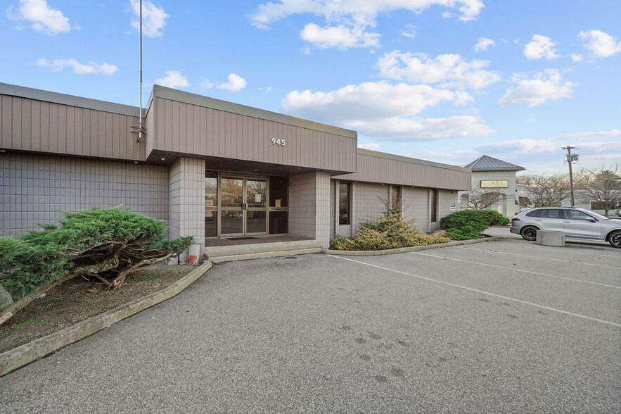 Primary Photo Of 945 Warren Ave, East Providence Manufacturing For Lease