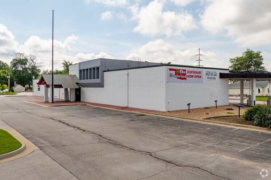 More Photos Of 2420-2440 Southwest Blvd, Tulsa Freestanding For Lease