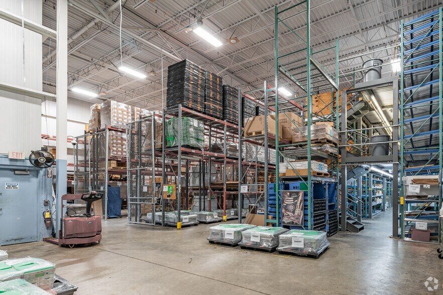 More Photos Of 15 Forest Pky, Shelton Light Manufacturing For Lease