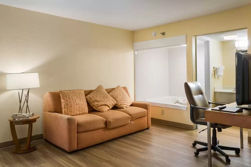 More Photos Of 19534 Whyte Hardee Blvd, Hardeeville Hotel For Sale