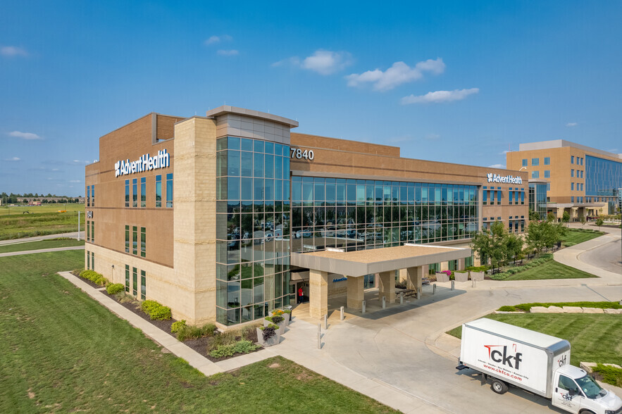 Primary Photo Of 7820-7840 W 165th St, Overland Park Medical For Lease