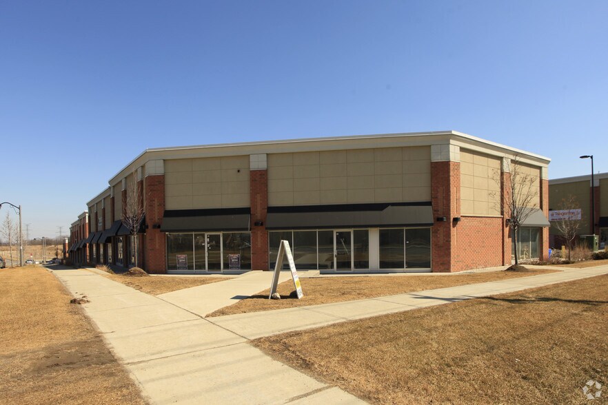 More Photos Of 20-40 New Delhi Dr, Markham Unknown For Lease