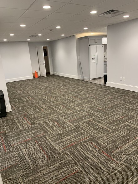 More Photos Of 206 Turnpike Rd, Southborough Office For Sale