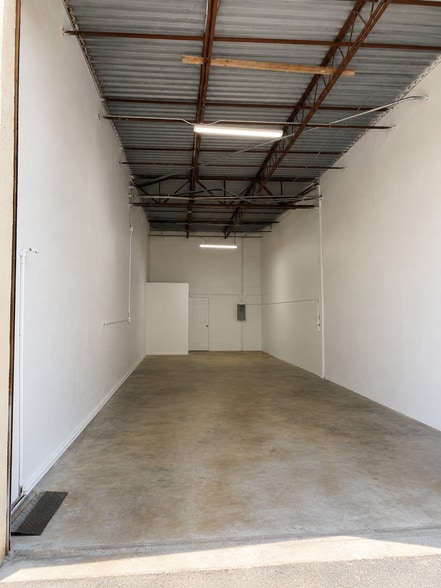 More Photos Of 1901 NW 32nd St, Pompano Beach Warehouse For Lease