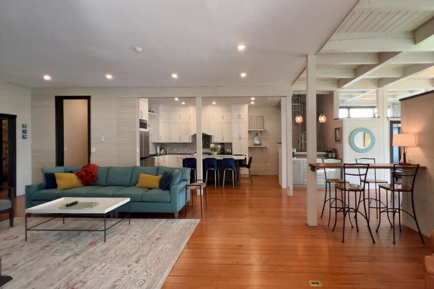 More Photos Of 156 Teaticket Hwy, Falmouth Freestanding For Sale