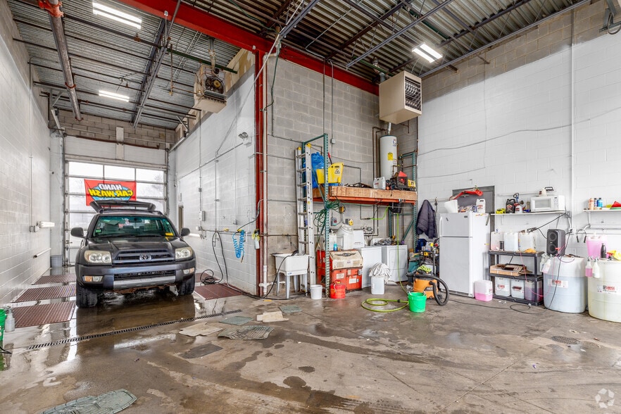 More Photos Of 524-530 W Grand Ave, Elmhurst Auto Repair For Sale