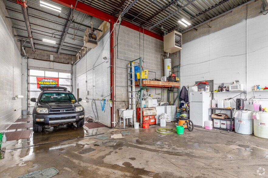 More Photos Of 524-530 W Grand Ave, Elmhurst Auto Repair For Sale