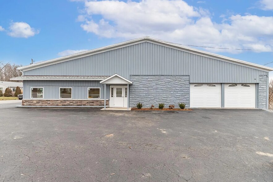 Primary Photo Of 13501 Morse St, Cedar Lake Industrial For Lease