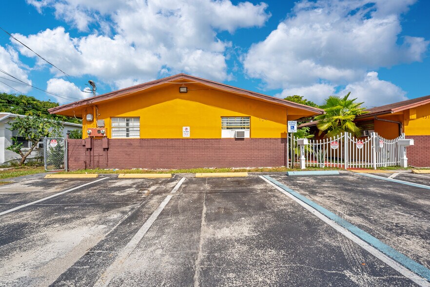 More Photos Of 129-131 SE 5th St, Hallandale Beach Multifamily For Sale