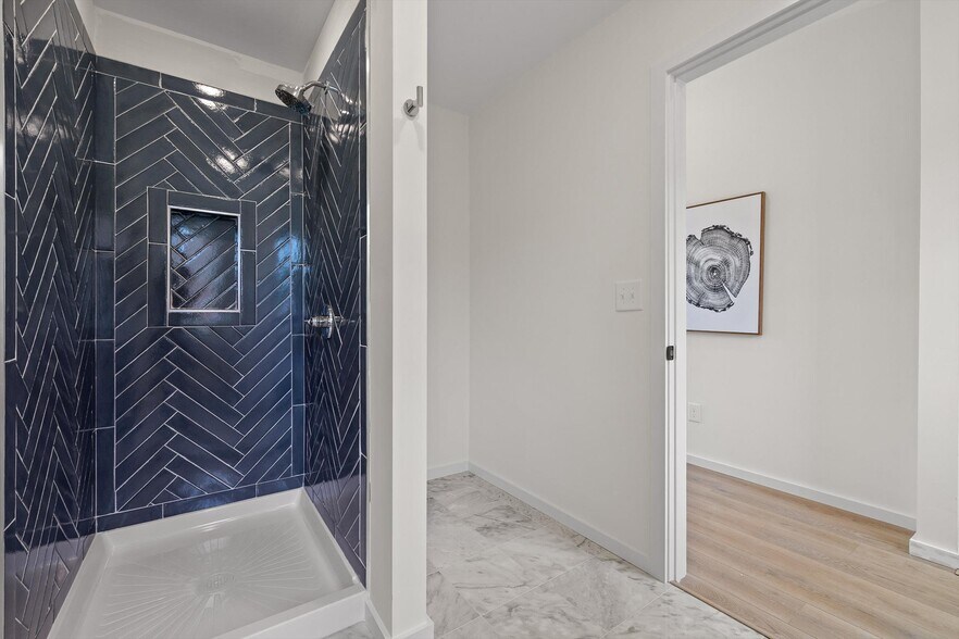 More Photos Of 1602 N Central St, Knoxville Apartments For Sale