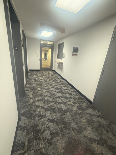 More Photos Of 2125 Heights Dr, Eau Claire Medical For Lease