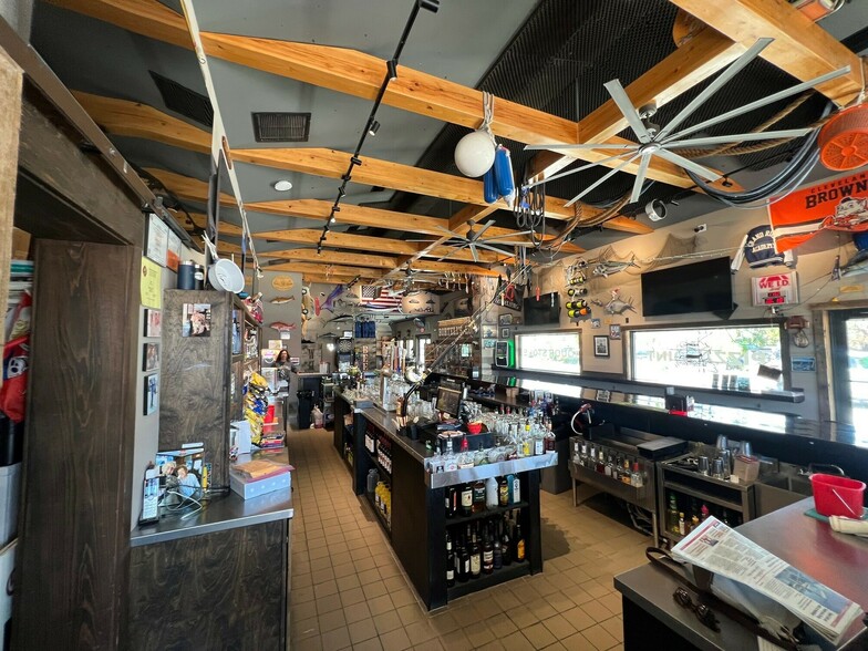 More Photos Of 10002 Gulf Dr, Anna Maria Bar For Sale