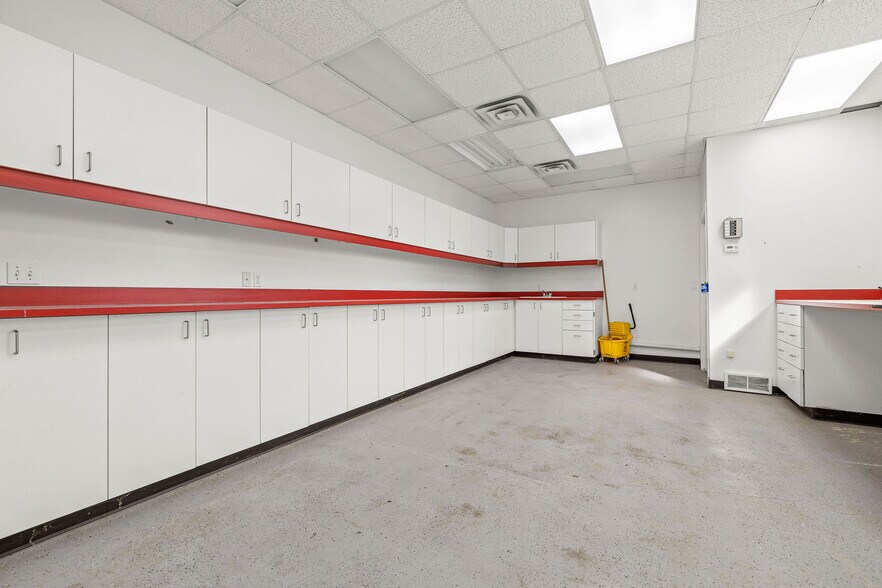 More Photos Of 2655-2679 N Meridian Rd, Sanford General Retail For Sale
