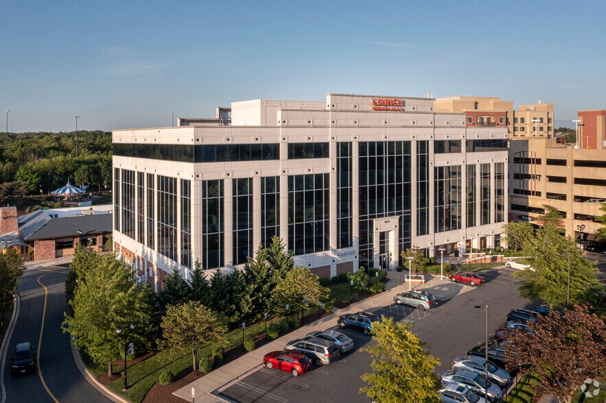 More Photos Of 9841 Washingtonian Blvd, Gaithersburg Office For Lease