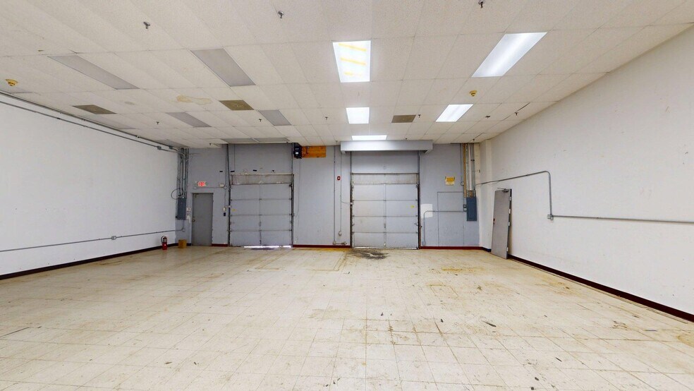 More Photos Of 3430 Constitution Dr, Springfield Warehouse For Lease